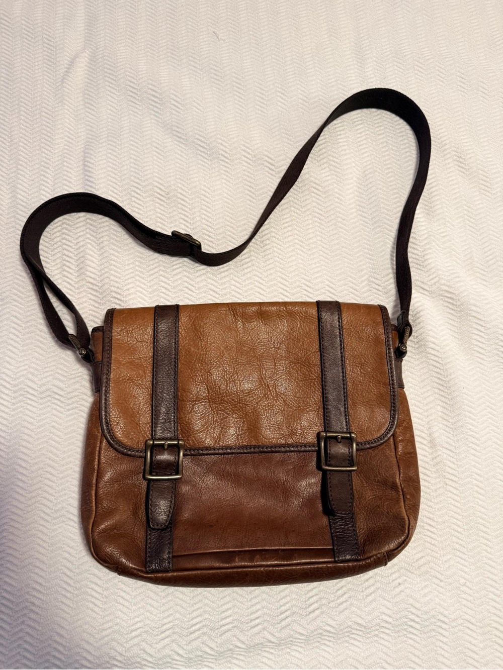 Fossil Two-Tone Brown Leather Vintage Messenger Bag Mens / Unisex